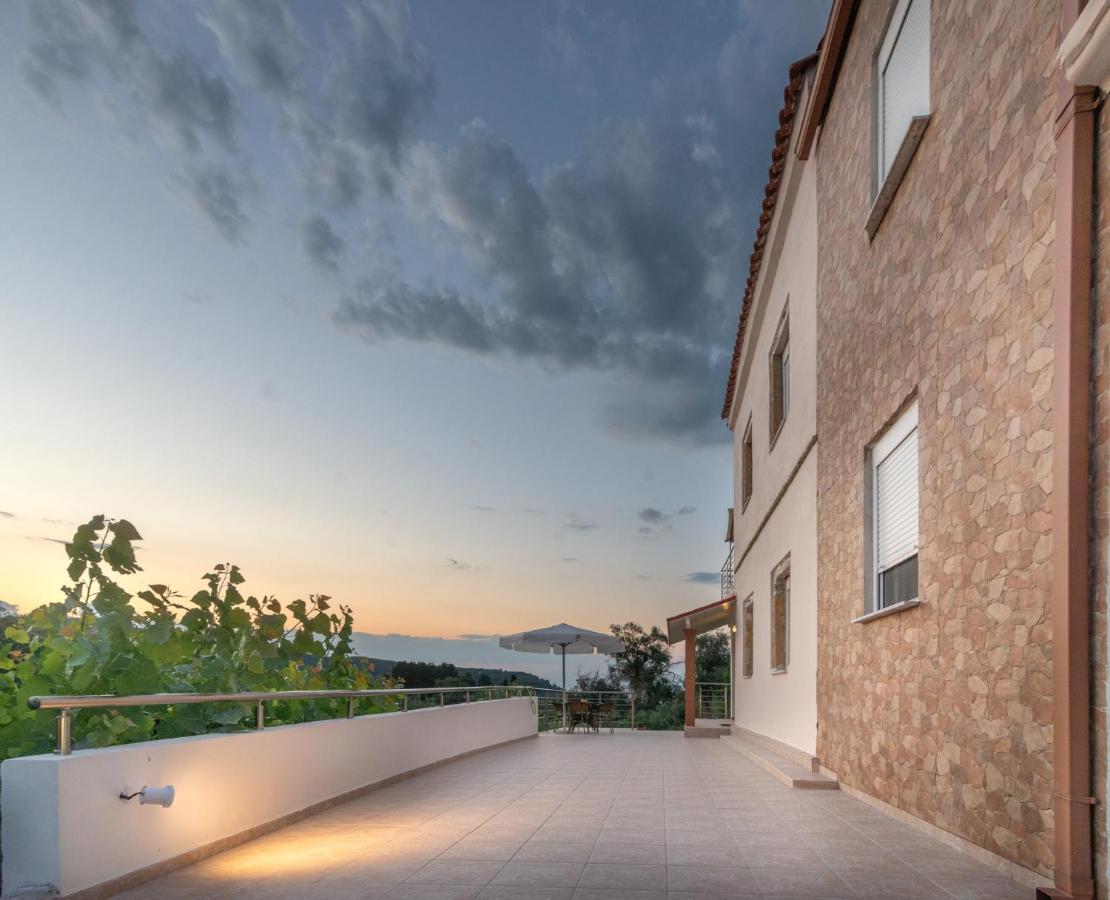 Vila Olea Stone House Near The Sea Notos Exteriér fotografie